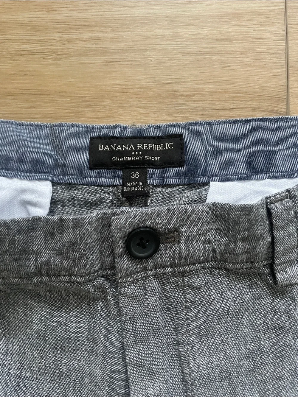 Banana Republic Men 36  Light Gray Flat-Front Men’s Shorts